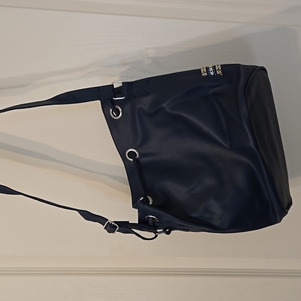 ⛱️Piranda Navy Blue Bag With Beautiful Embroidered Detailing - Picture 3 of 10